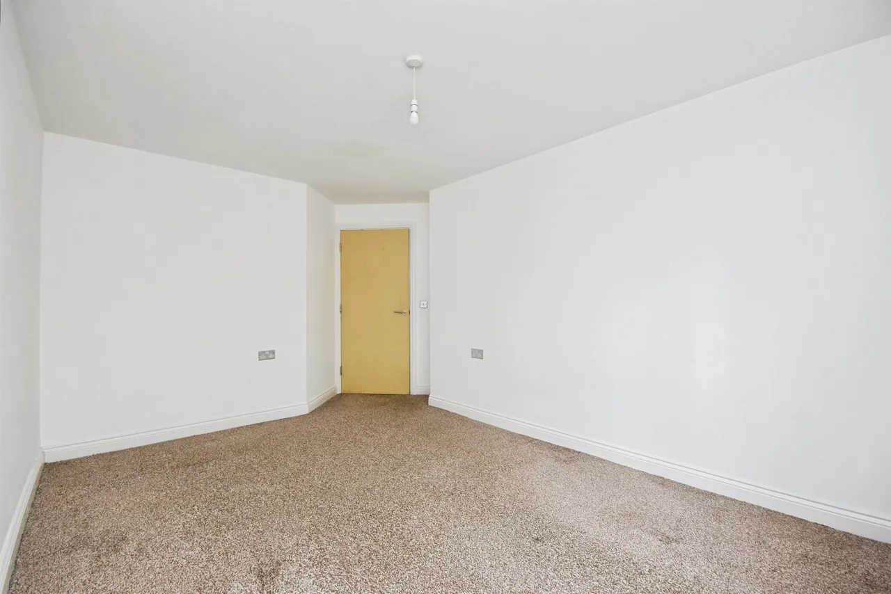 Gillian Crescent, Romford, RM2, photo 12