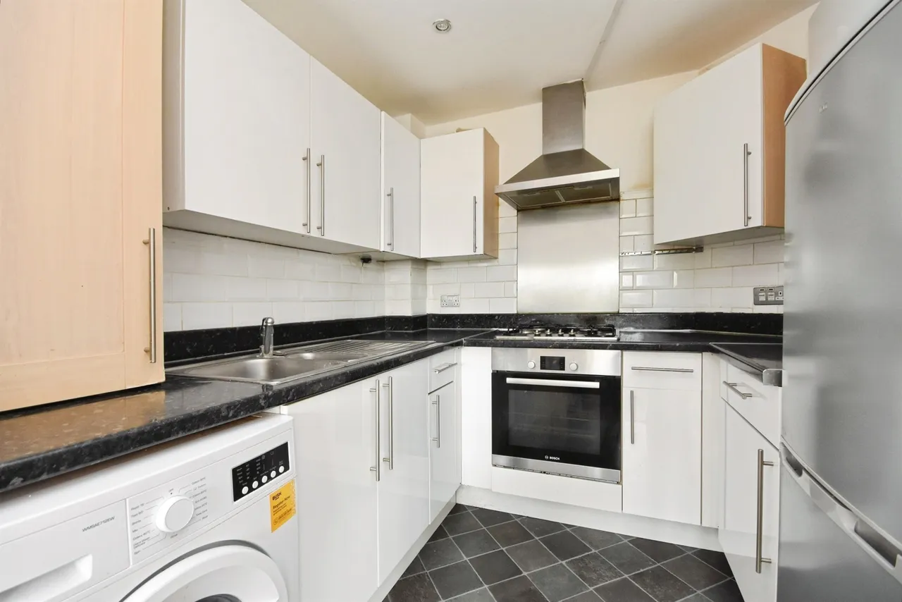 Gillian Crescent, Romford, RM2, photo 7
