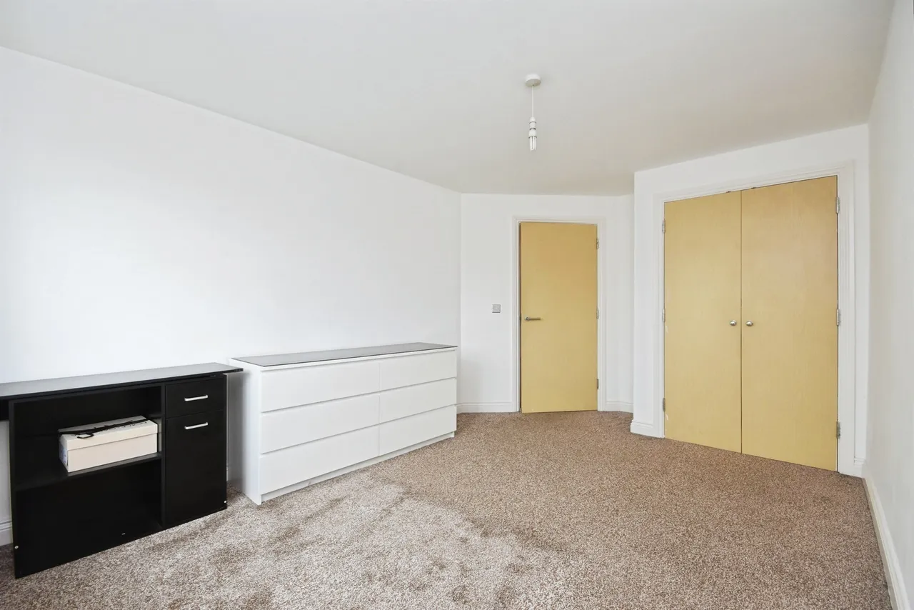 Gillian Crescent, Romford, RM2, photo 9