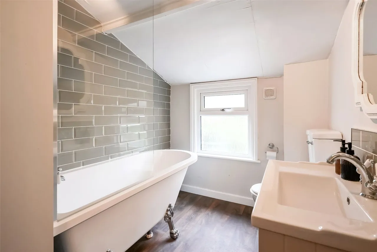 Drill Hall Road, Chertsey, KT16 8EL, photo 10