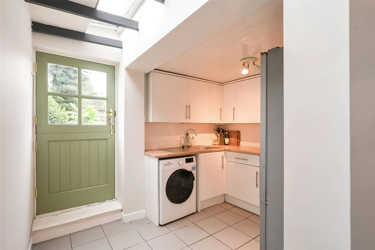 Drill Hall Road, Chertsey, KT16 8EL, photo 6