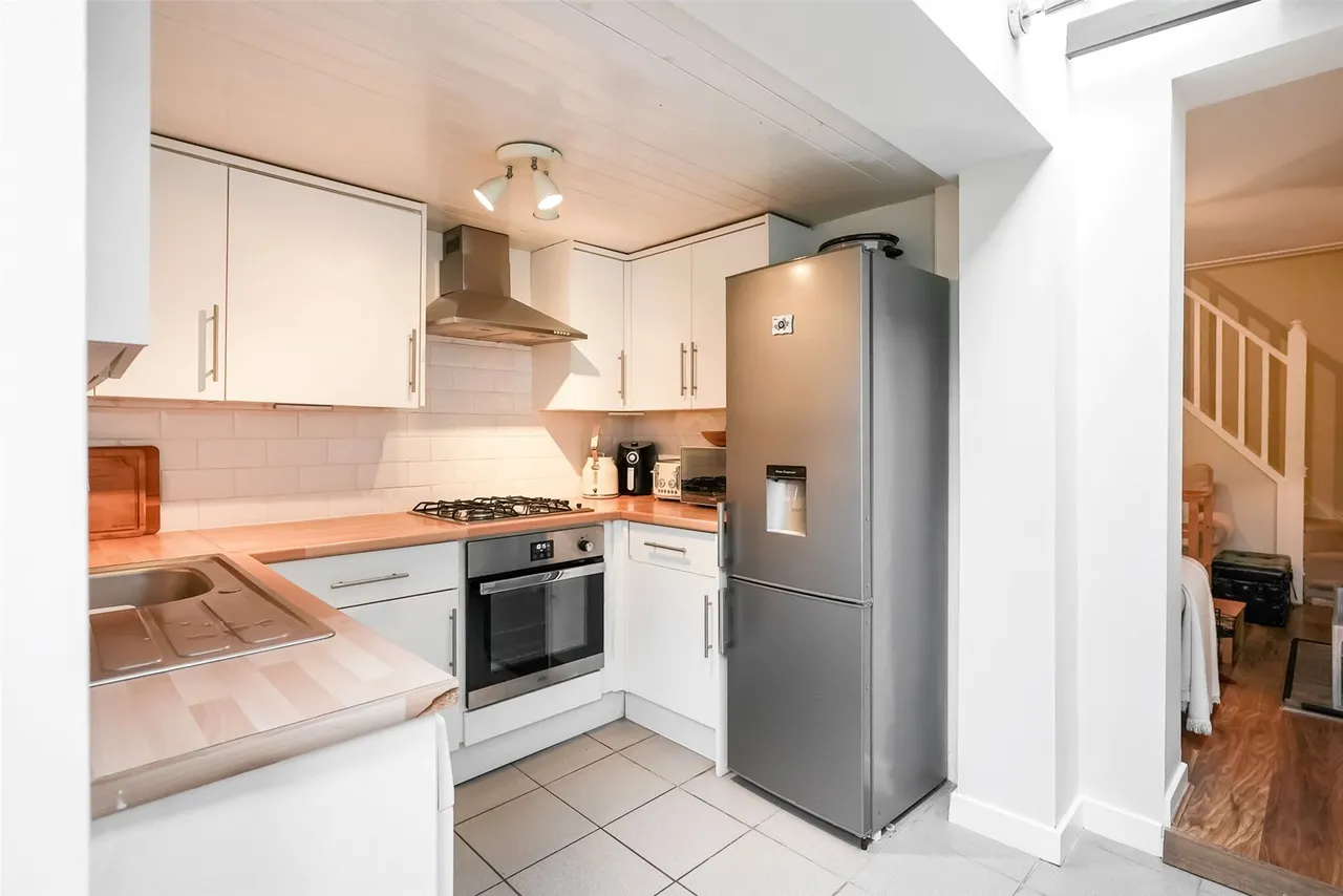 Drill Hall Road, Chertsey, KT16 8EL, photo 7