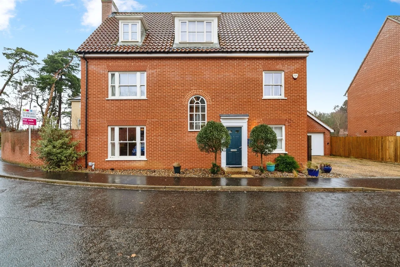 6 bed house for sale — Trafalgar Way, Thetford
