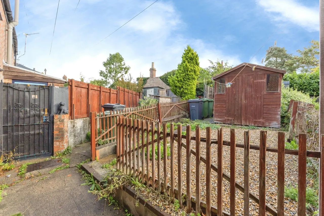 Avenue Road, Wymondham, NR18, photo 15