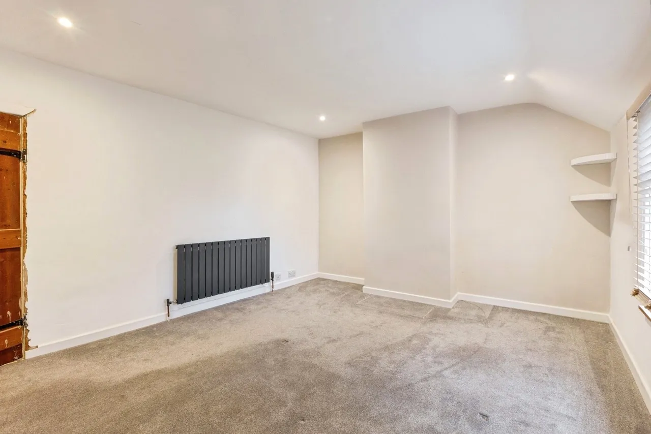 Avenue Road, Wymondham, NR18, photo 12