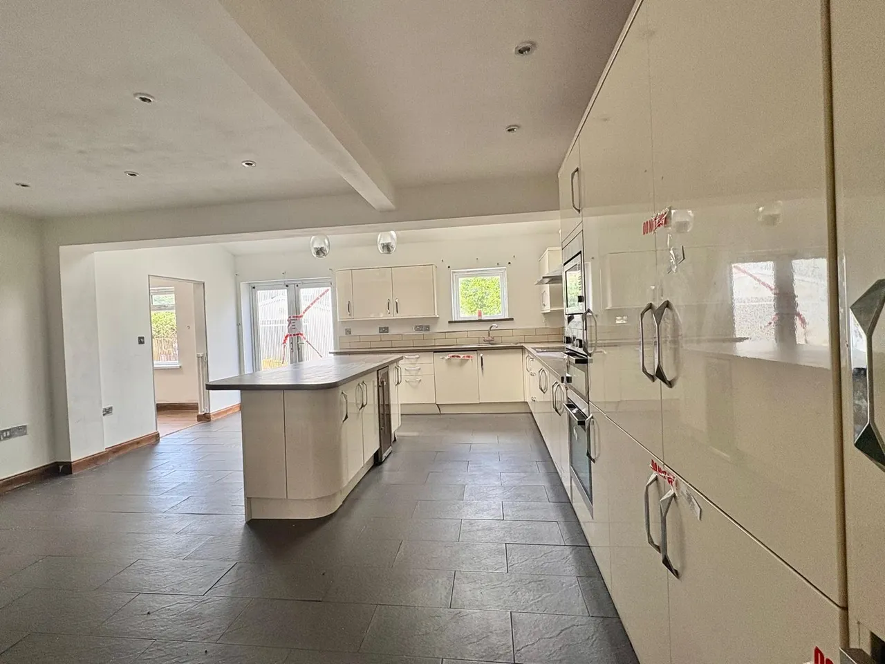 Dew Crescent, Cardiff, CF5, photo 3