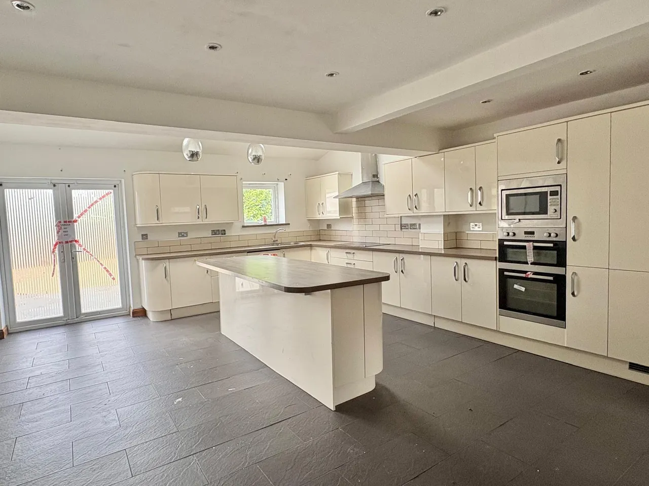Dew Crescent, Cardiff, CF5, photo 2
