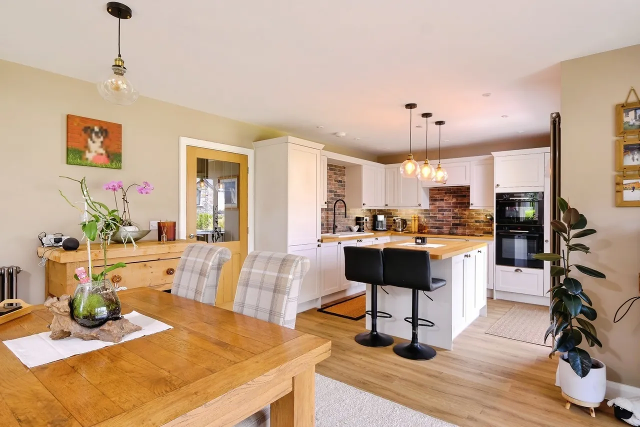 Cwrt Cwmdulais, Seven Sisters, SA10, photo 4