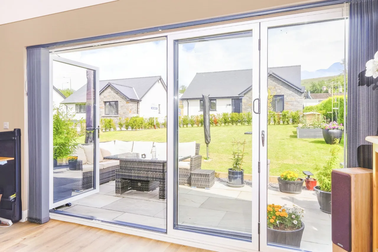 Cwrt Cwmdulais, Seven Sisters, SA10, photo 8