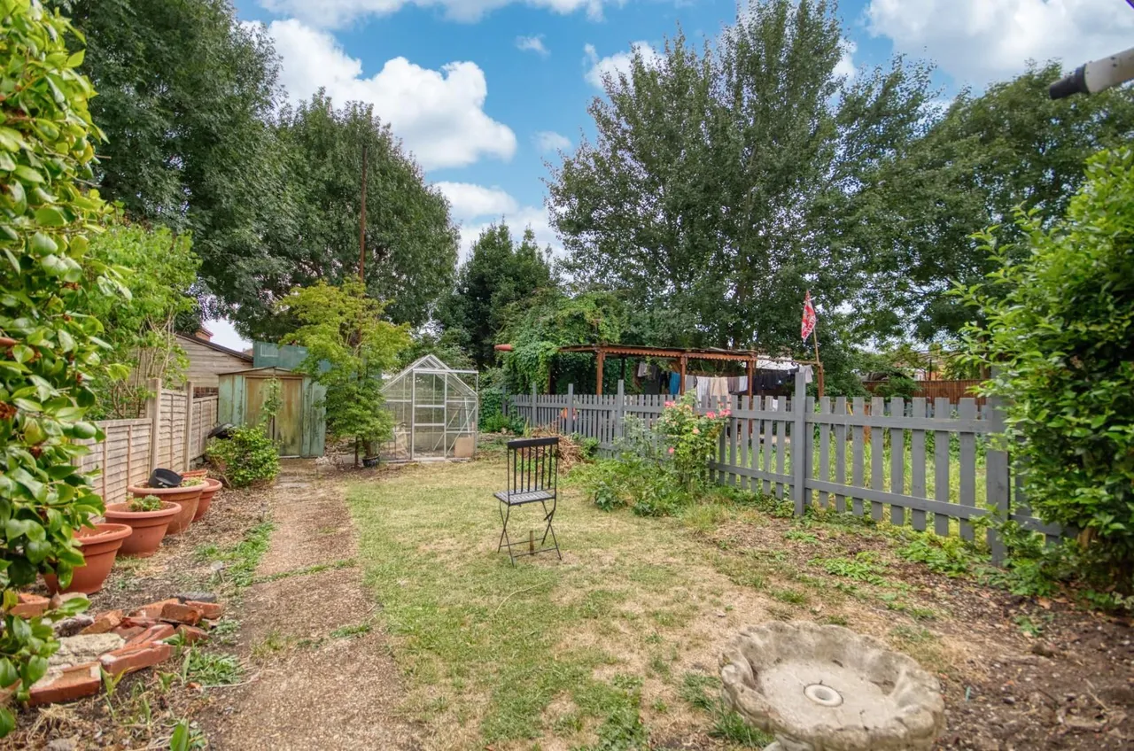 Bitterne Road West, Bitterne, Southampton, SO18 1AP, photo 2