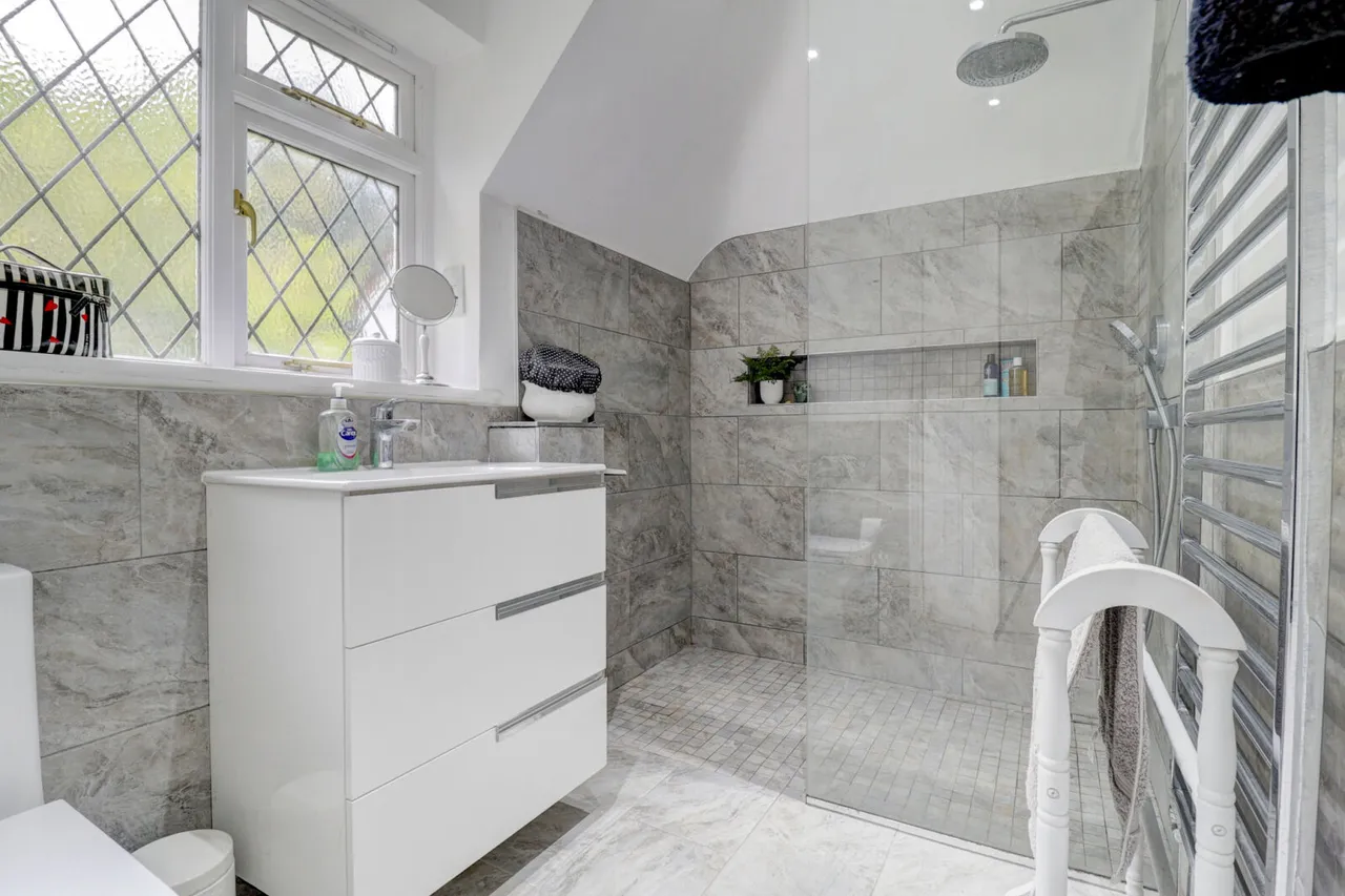 Amersham Road, High Wycombe, HP15, photo 17