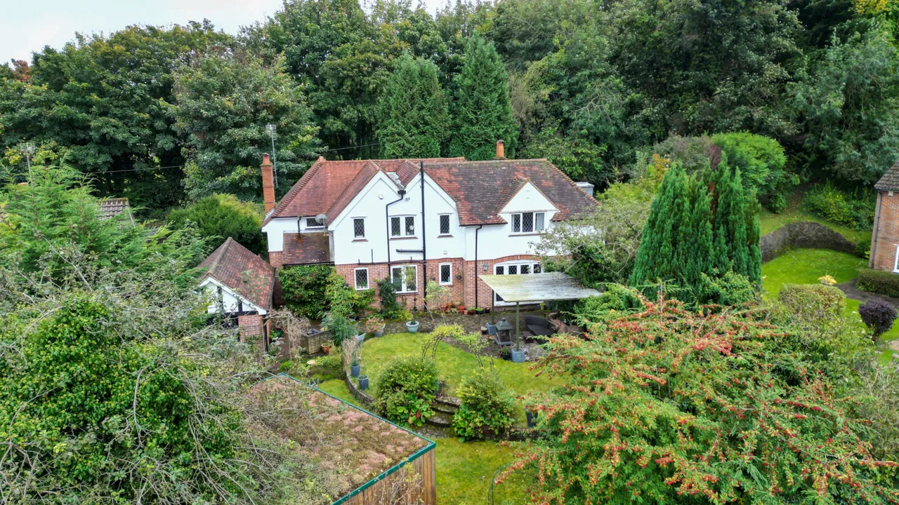 Amersham Road, High Wycombe, HP15, photo 9