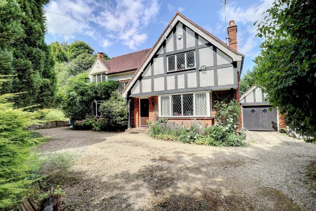 Amersham Road, High Wycombe, HP15, photo 3
