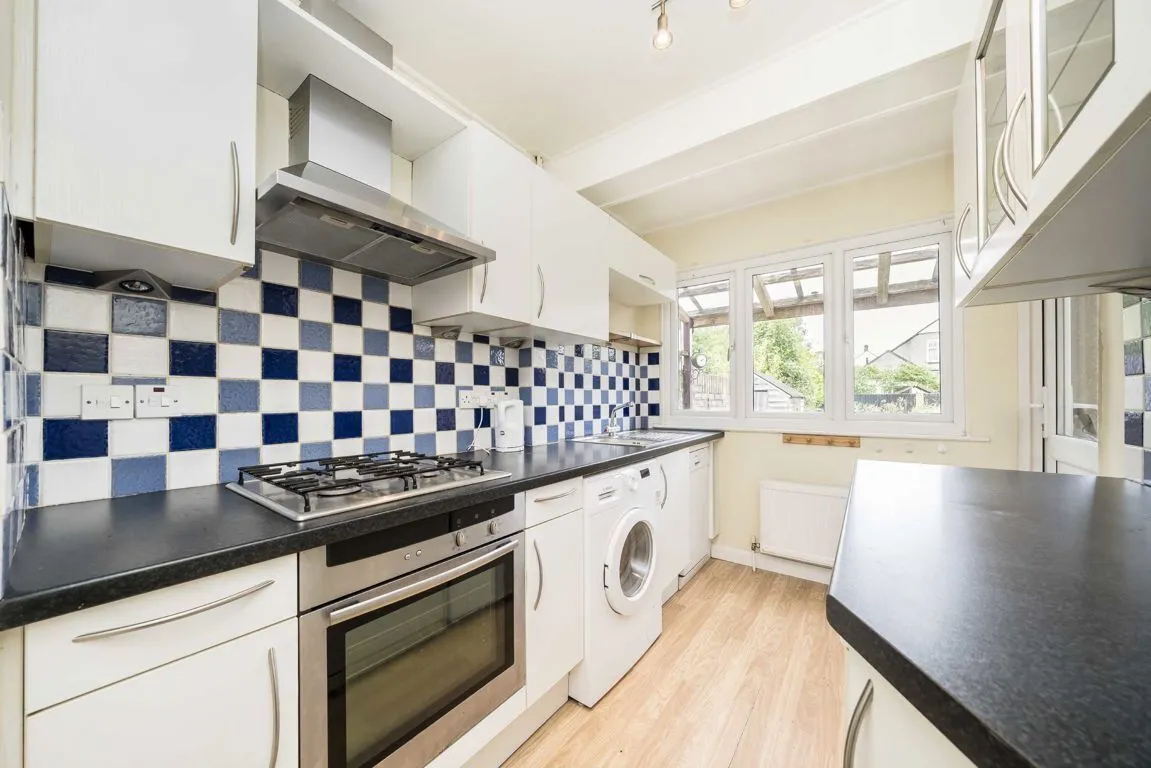 Glasbrook Avenue, TW2, photo 5