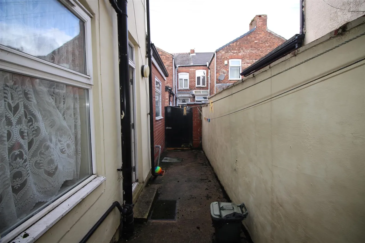 Lytton Avenue, Manchester, M8 0SQ, photo 13