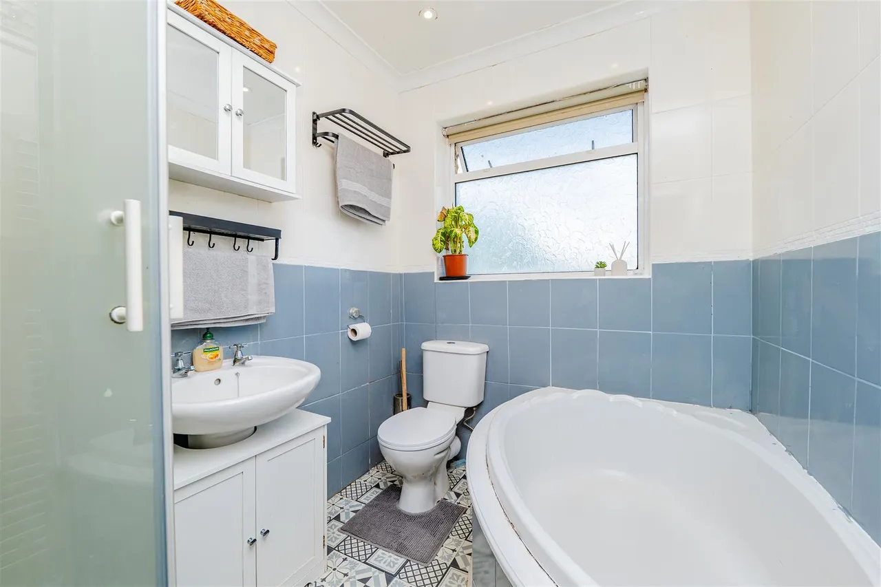 Collard Crescent, Barry, CF62 9AN, photo 32