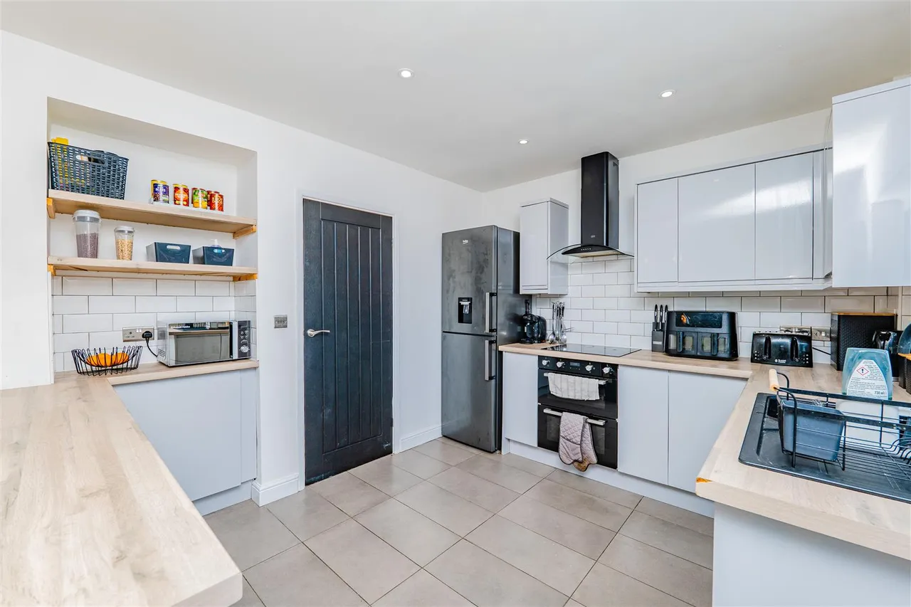 Collard Crescent, Barry, CF62 9AN, photo 8