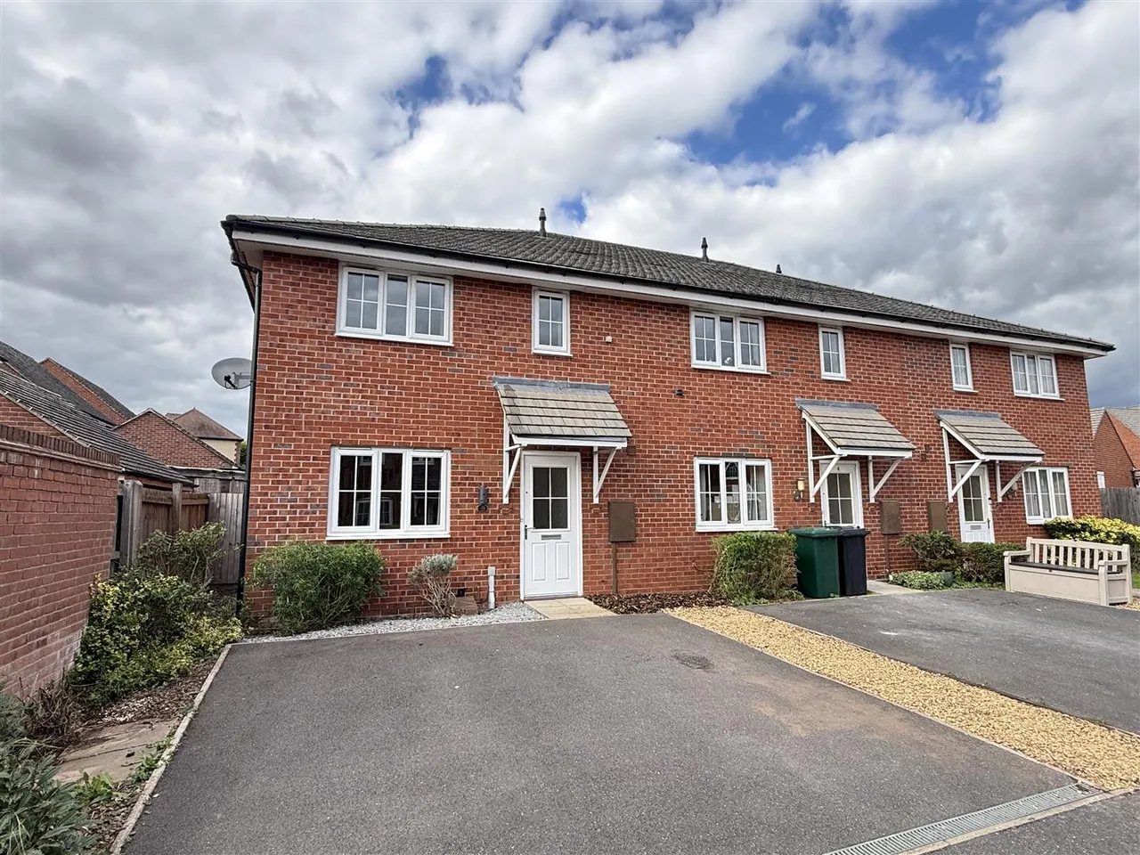 2 bed house for sale, Glasgow Close, Church Gresley, DE11