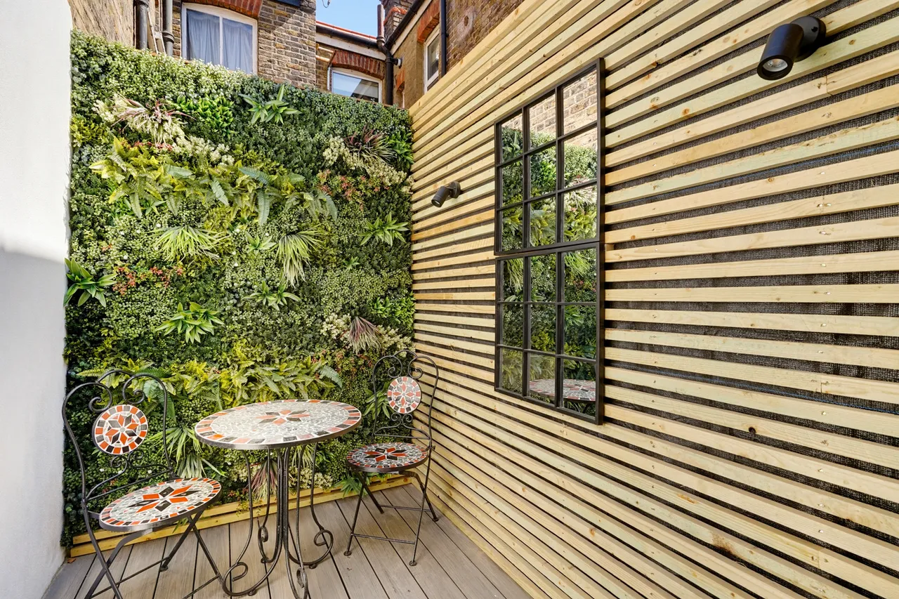 Graham Avenue, London, W13, photo 11