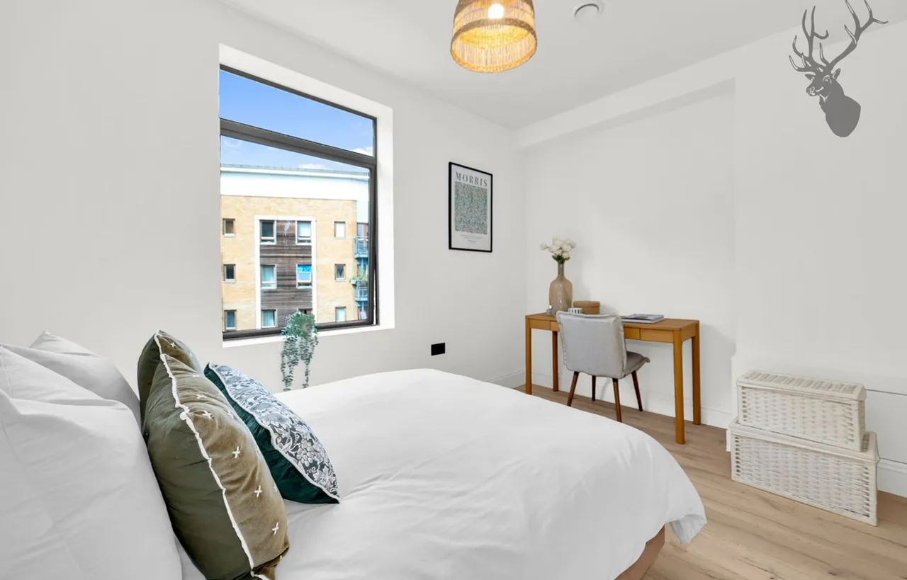 Morris Road, London, E14, photo 13
