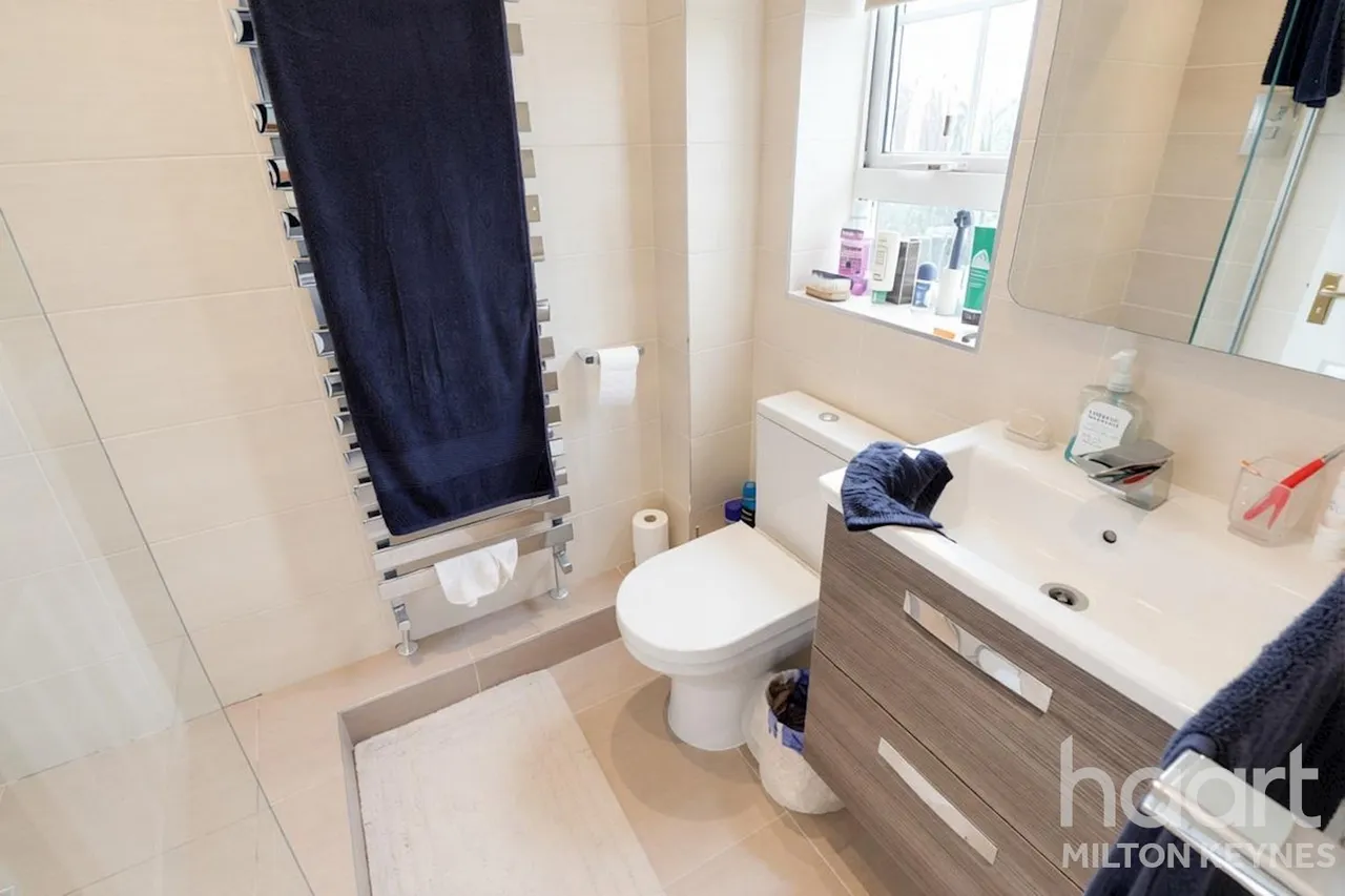 Bowland Drive, MK4, photo 15