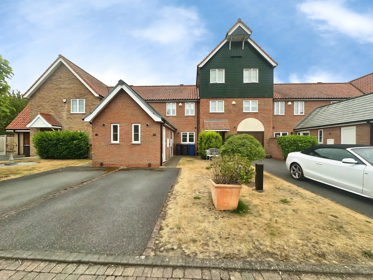 2 bed house to rent — Park Lane, Burton Waters, LINCOLN