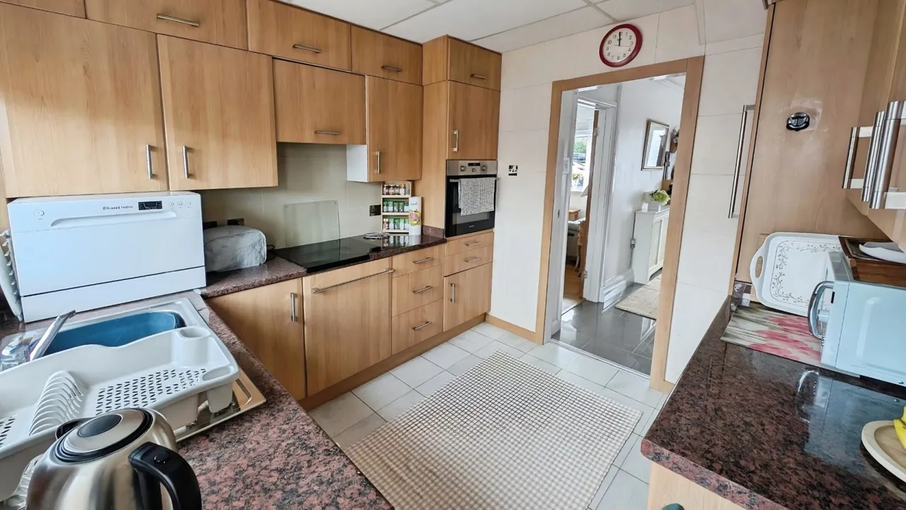 Cleeve Road, Yate, BS37, photo 6
