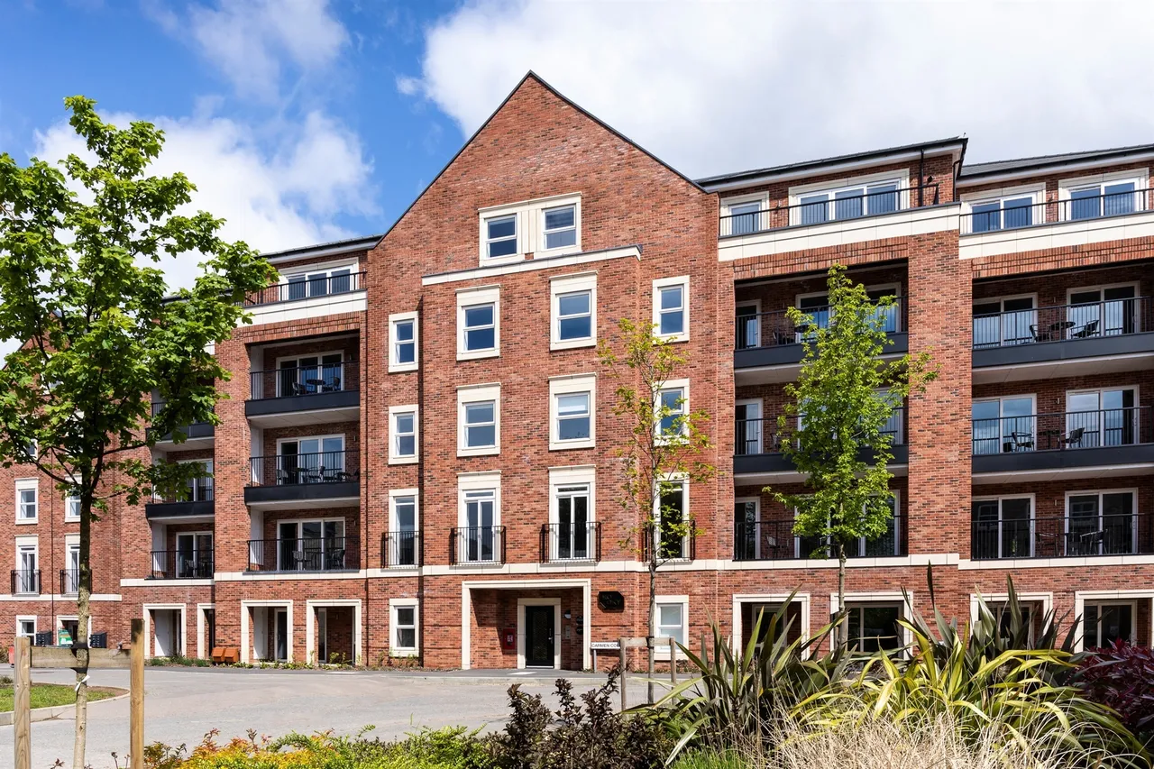 2 bed flat for sale — Toye Avenue, London