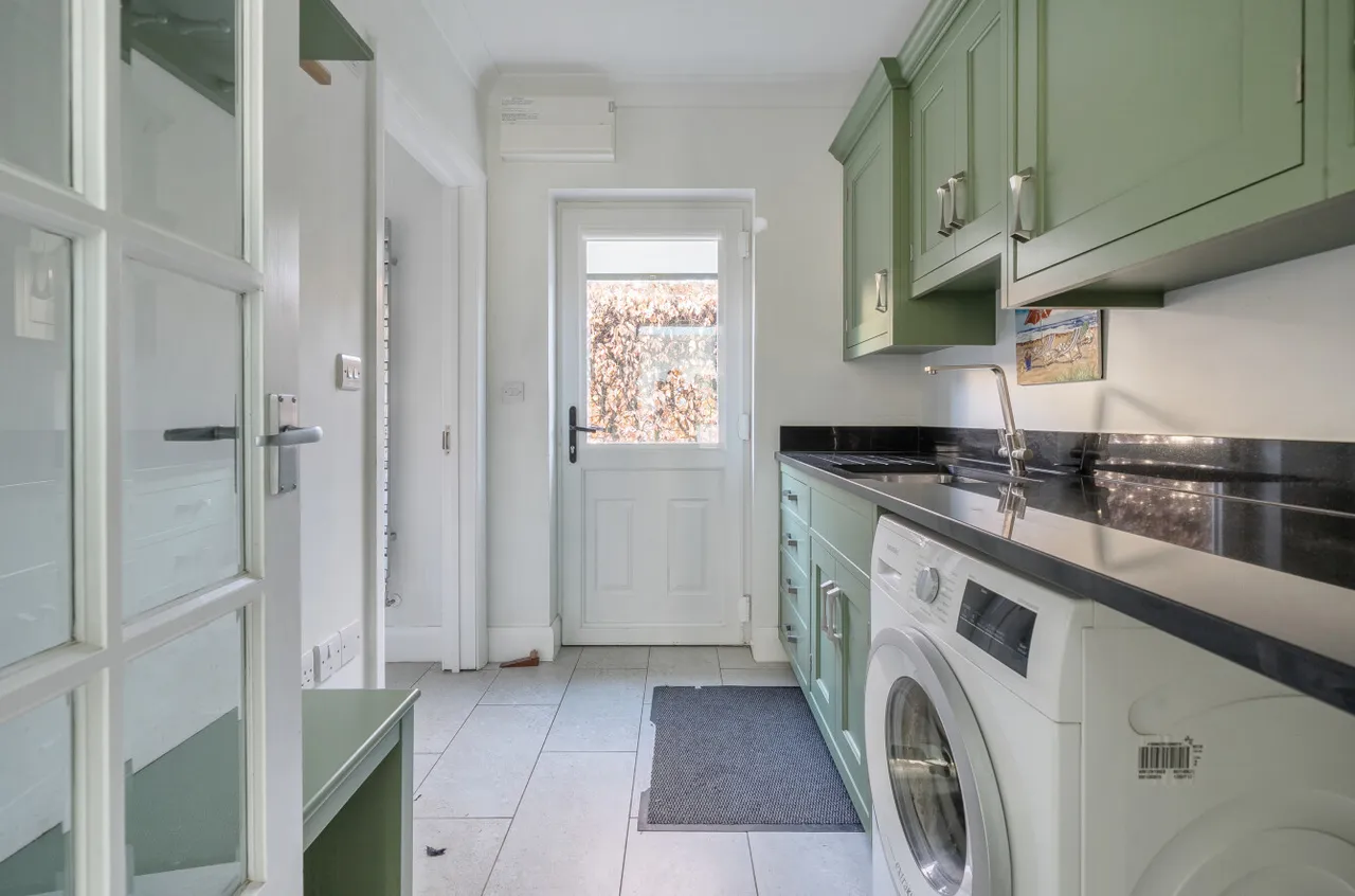 Gascoigne Lane, Ropley, SO24, photo 14