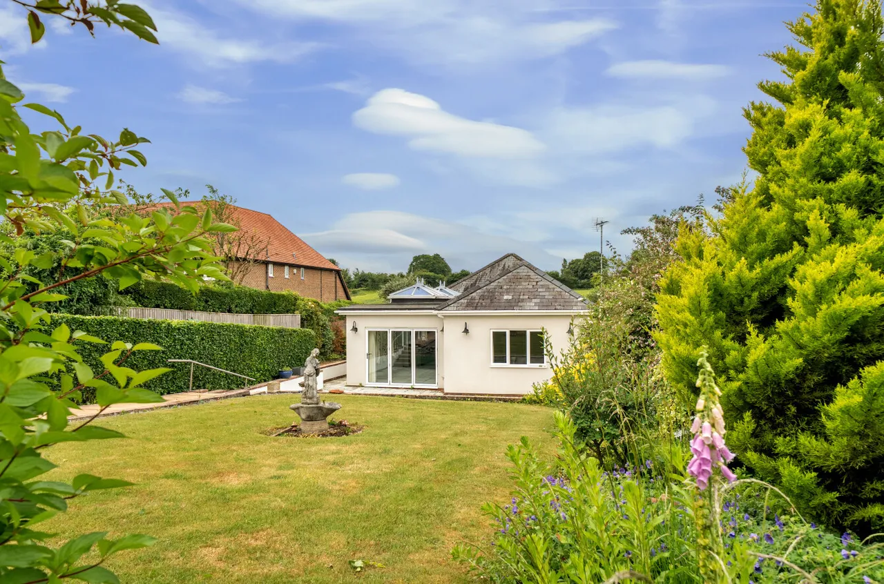 Gascoigne Lane, Ropley, SO24, photo 9