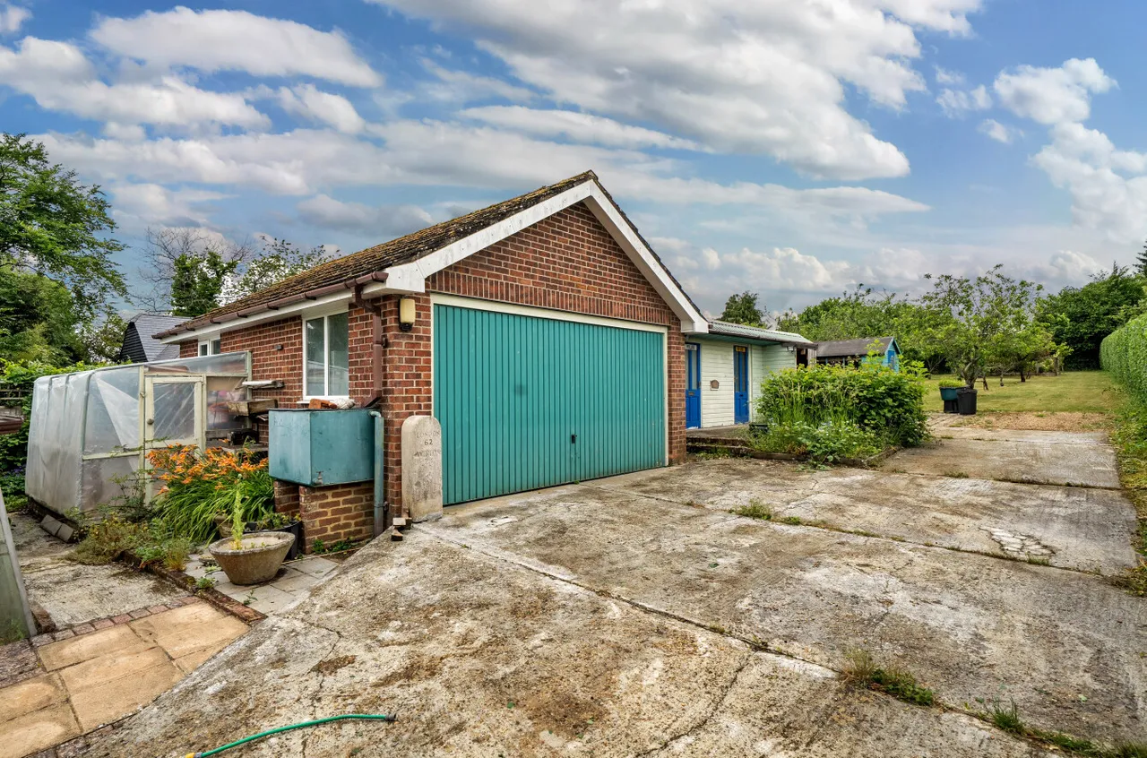 Gascoigne Lane, Ropley, SO24, photo 17