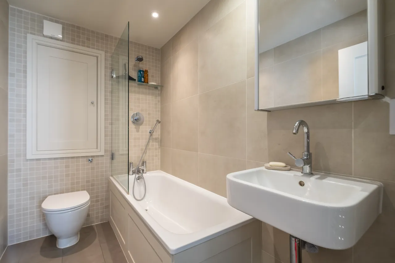 Winchester Walk, London, SW15, photo 8