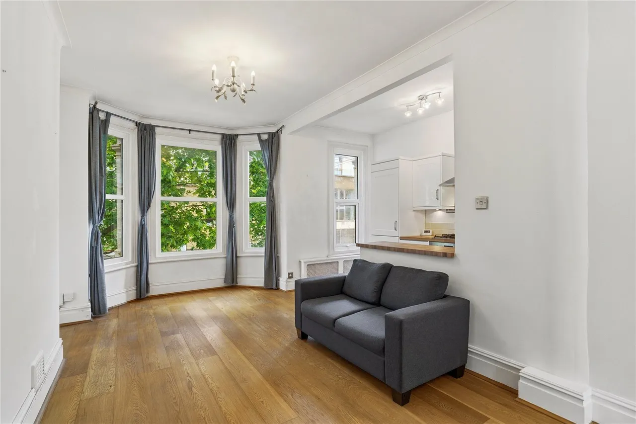 Strathblaine Road, London, SW11, photo 2