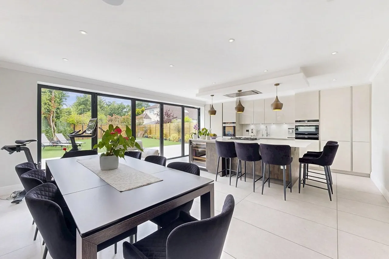 Abercorn Road, Stanmore, HA7, photo 2