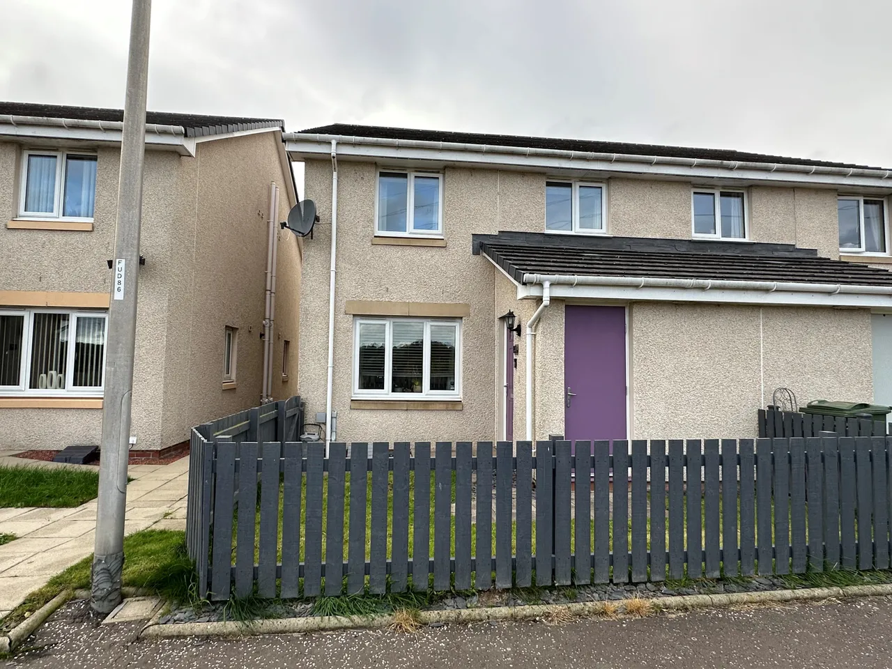 2 bed house to rent — Kings Seat Place, Maddiston