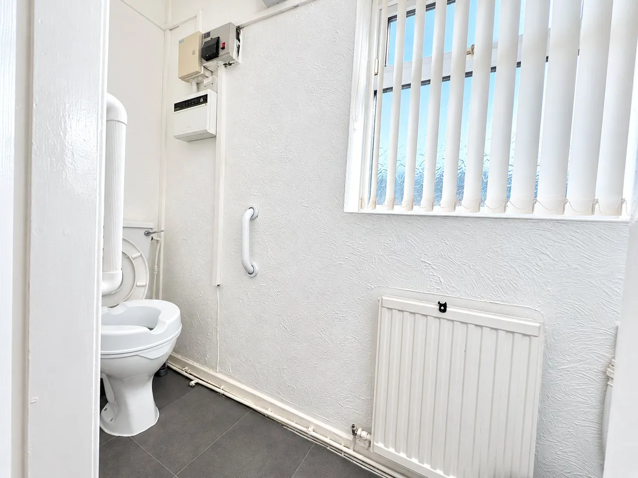 Headington Road, Saughall Massie, CH49, photo 14