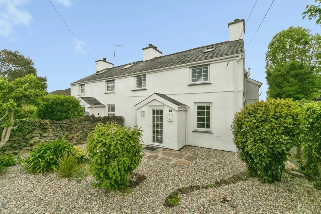 2 bed house for sale, Morfa Bychan, Porthmadog, LL49