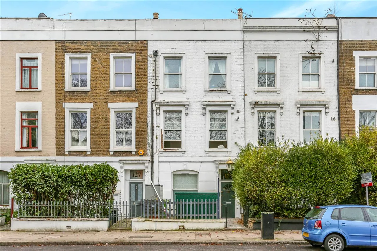 3 bed flat for sale — Hornsey Road, London