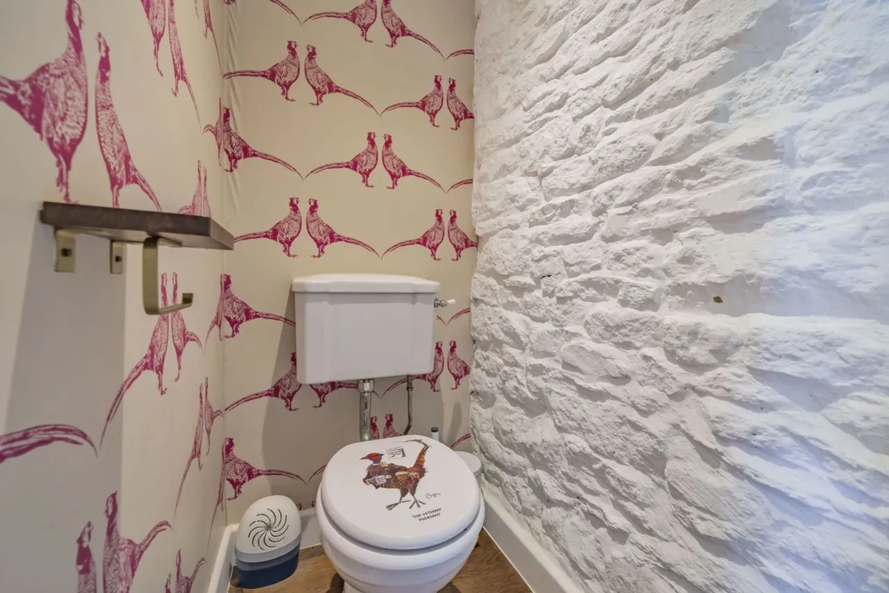 Pear Tree Cottage, Crudwell, SN16, photo 10