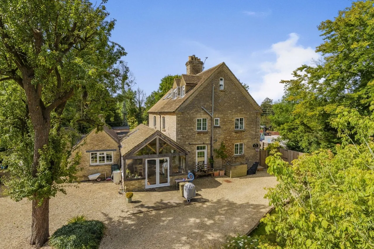 3 bed house for sale, Pear Tree Cottage, Crudwell, SN16