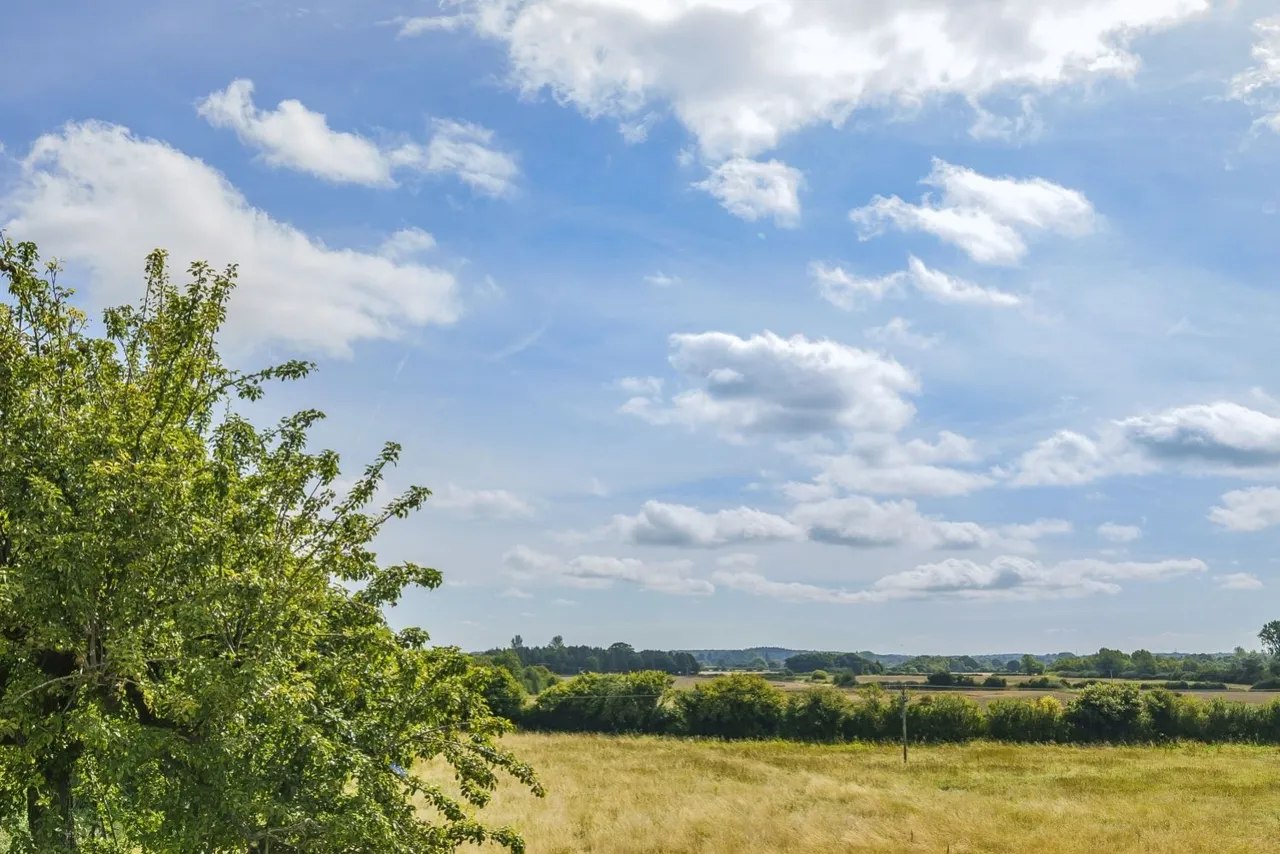 Pear Tree Cottage, Crudwell, SN16, photo 4