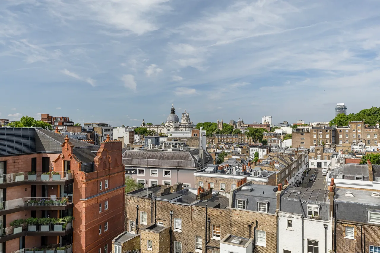 Trevor Square, Knightsbridge, London, photo 3