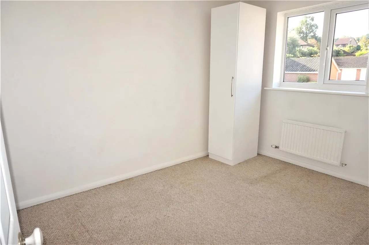 Corbett Drive, Lightwater, GU18, photo 8