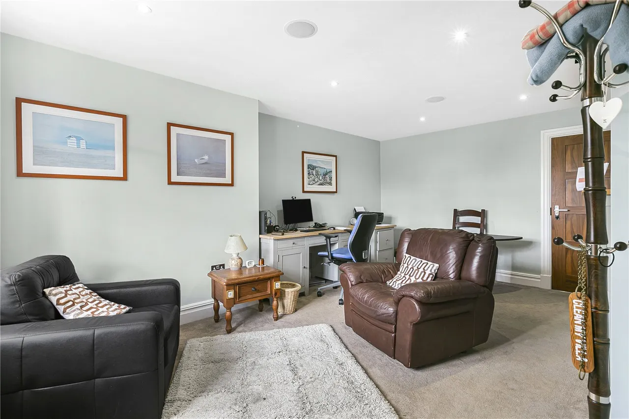 Parkgate Crescent, Hadley Wood, EN4 0NW, photo 23