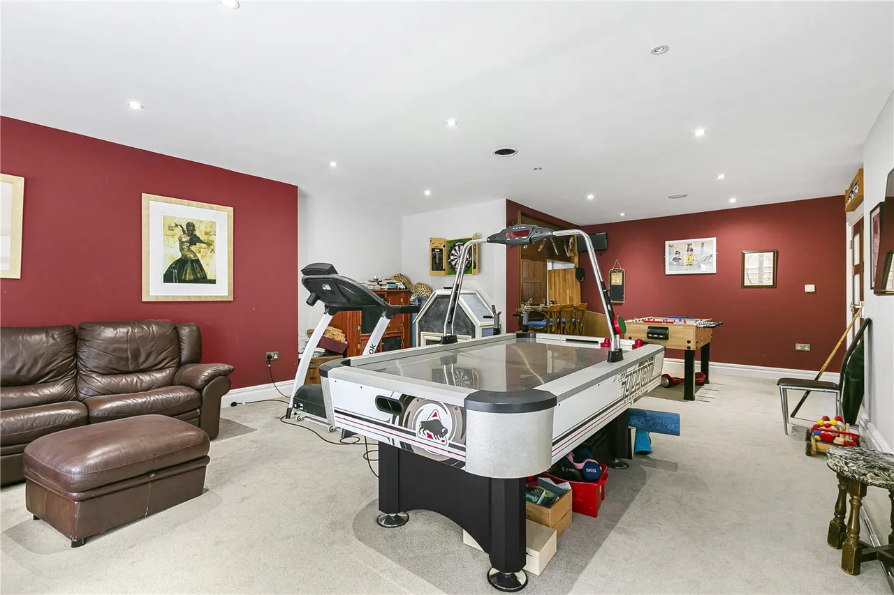 Parkgate Crescent, Hadley Wood, EN4 0NW, photo 14
