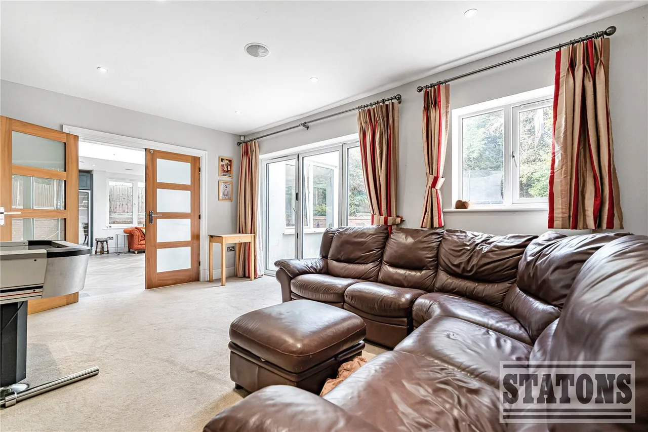 Parkgate Crescent, Hadley Wood, EN4 0NW, photo 12