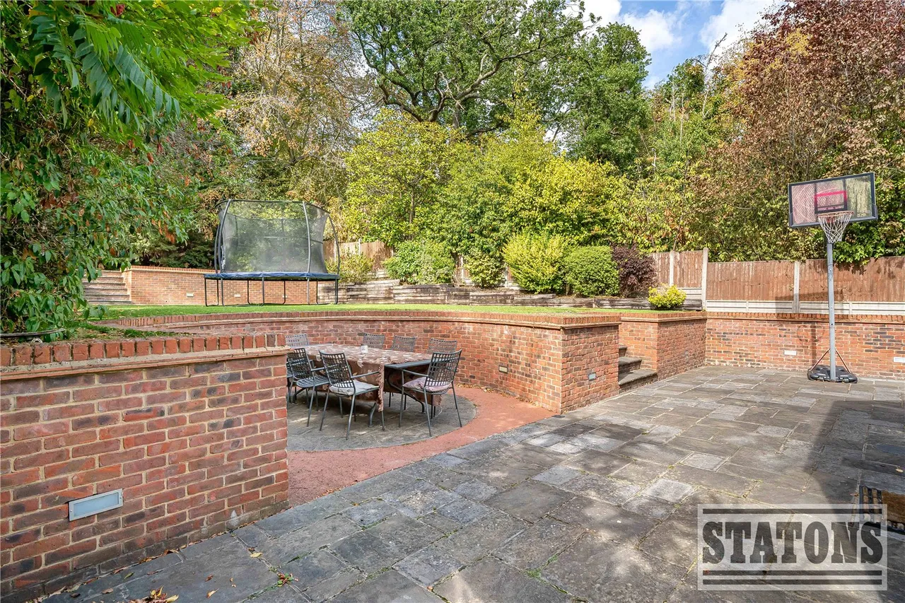 Parkgate Crescent, Hadley Wood, EN4 0NW, photo 37