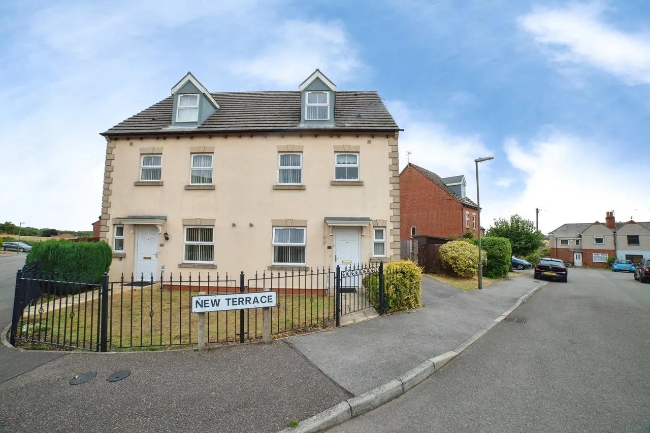 4 bed house for sale, New Terrace, Pleasley, NG19