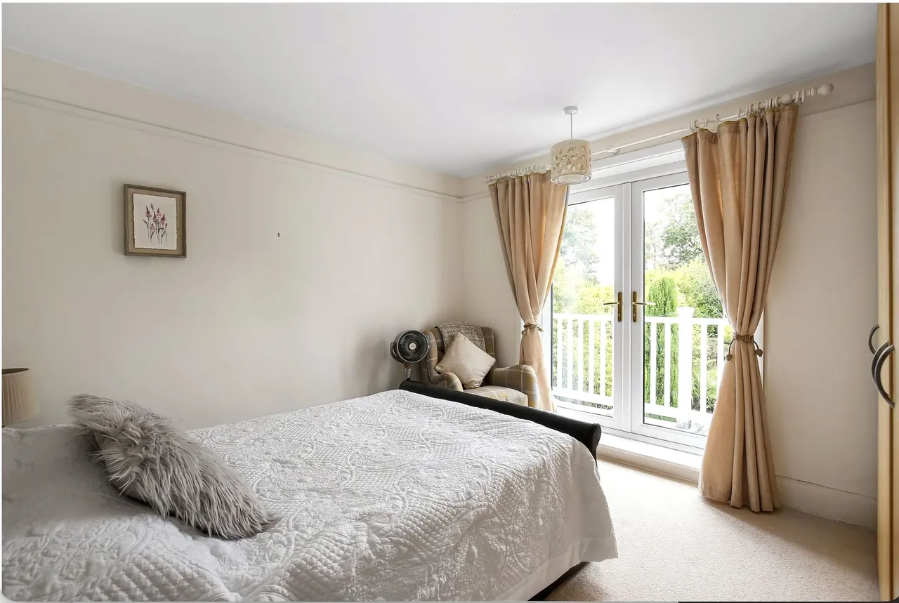 Coombe Road, Salisbury, Wiltshire, SP2 8BN, photo 5