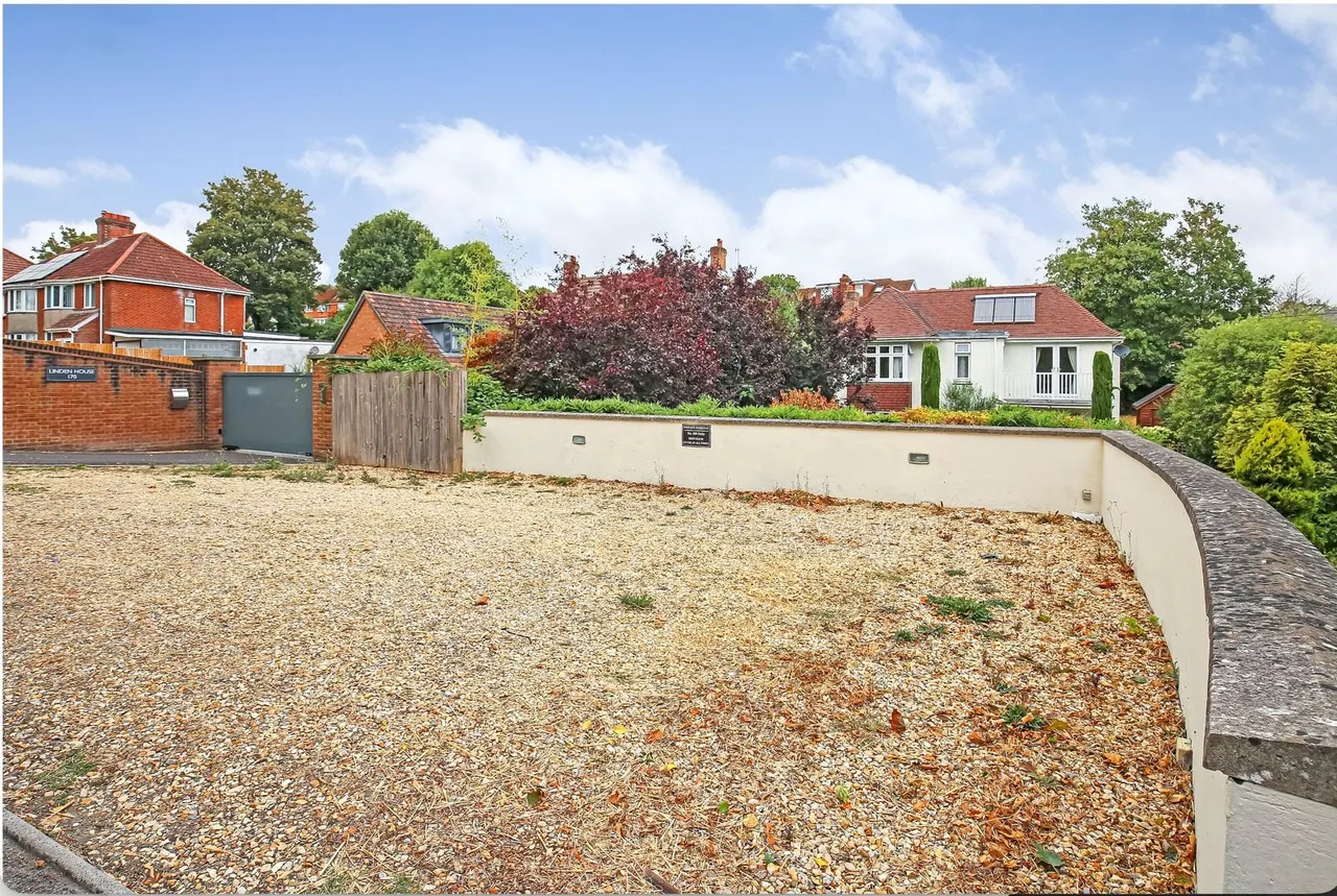 Coombe Road, Salisbury, Wiltshire, SP2 8BN, photo 13